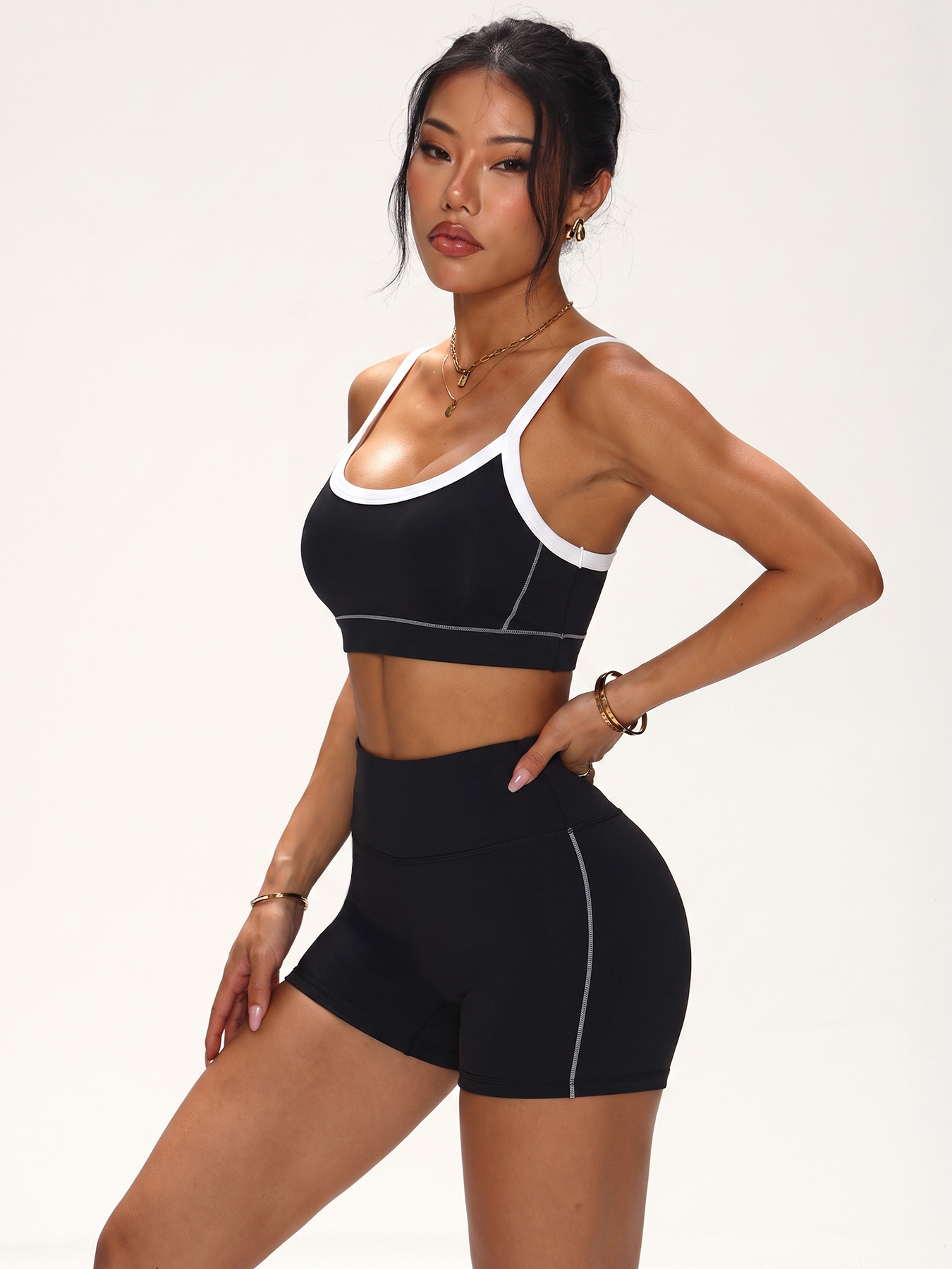 Бесшовный спортивный комплект  – обзор и цена Plunge Bra Push Up