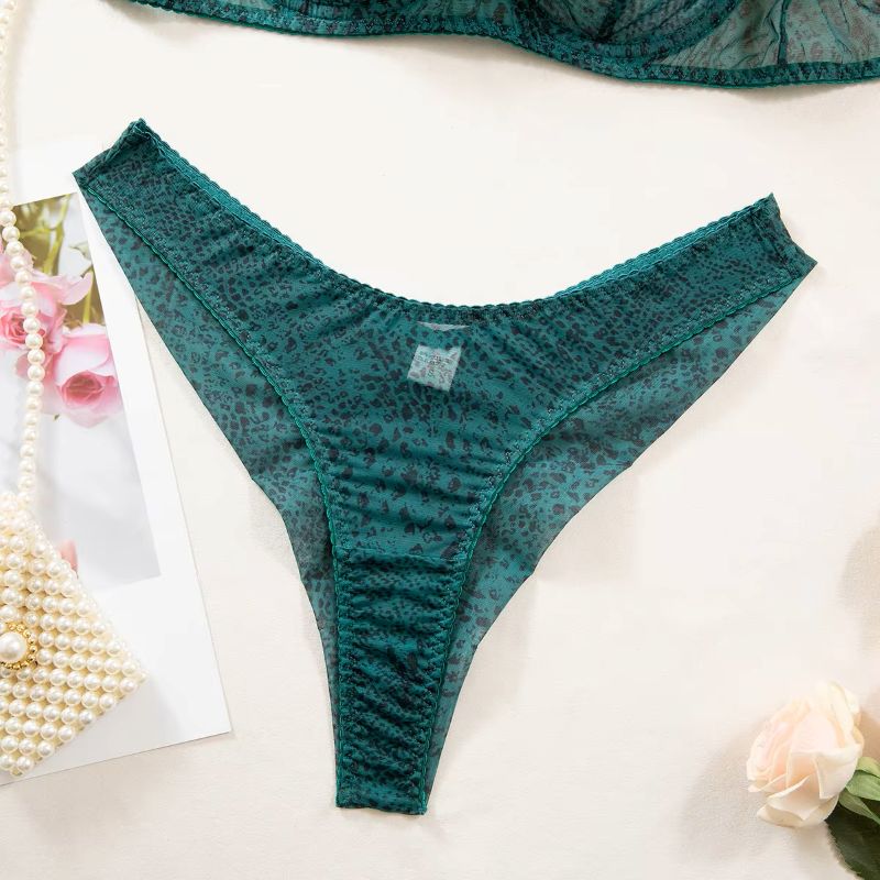 Комплект женского нижнего бель – обзор и цена Plunge Bra Push Up